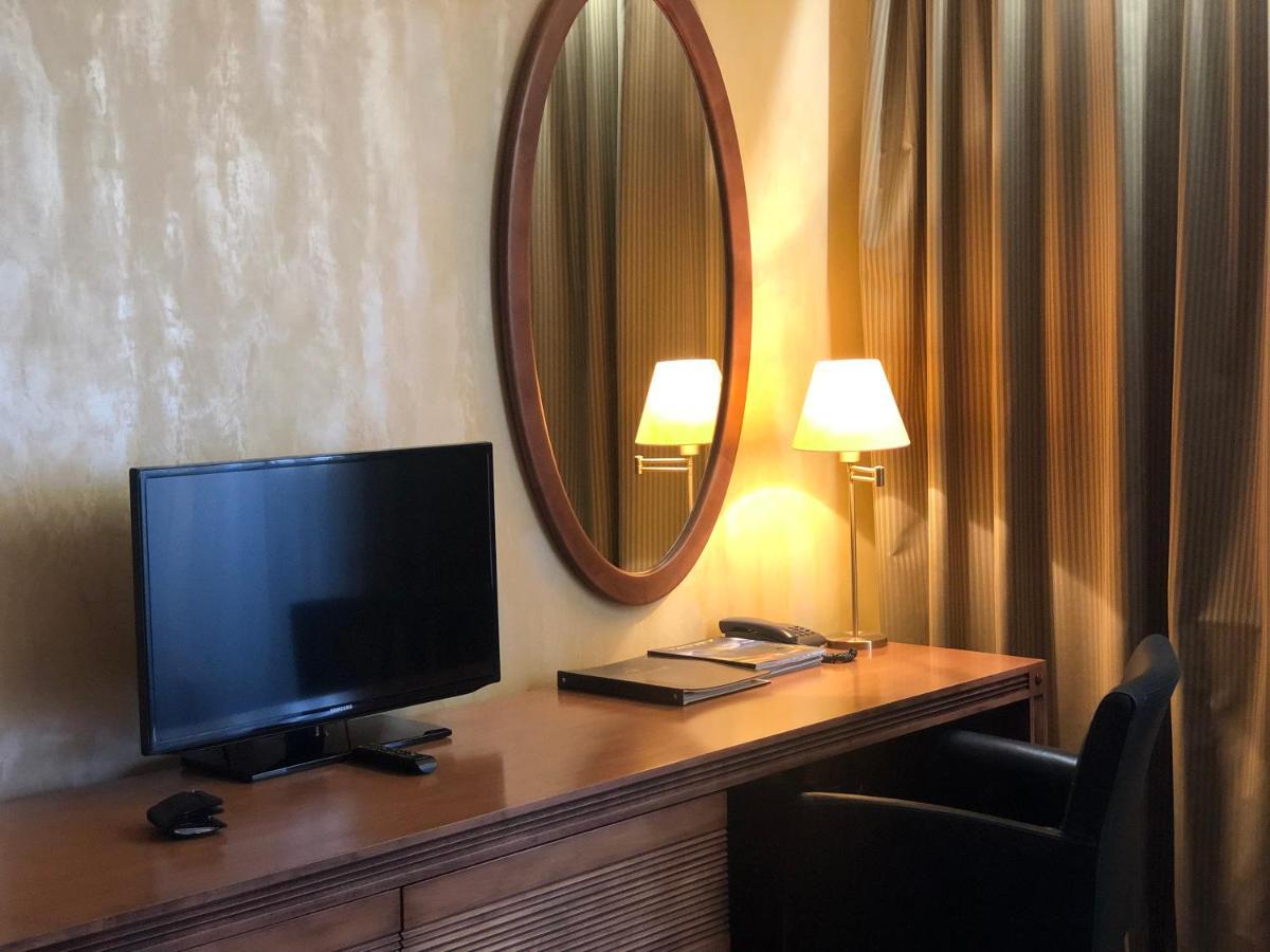 Hotel International Велька-Ломница Экстерьер фото