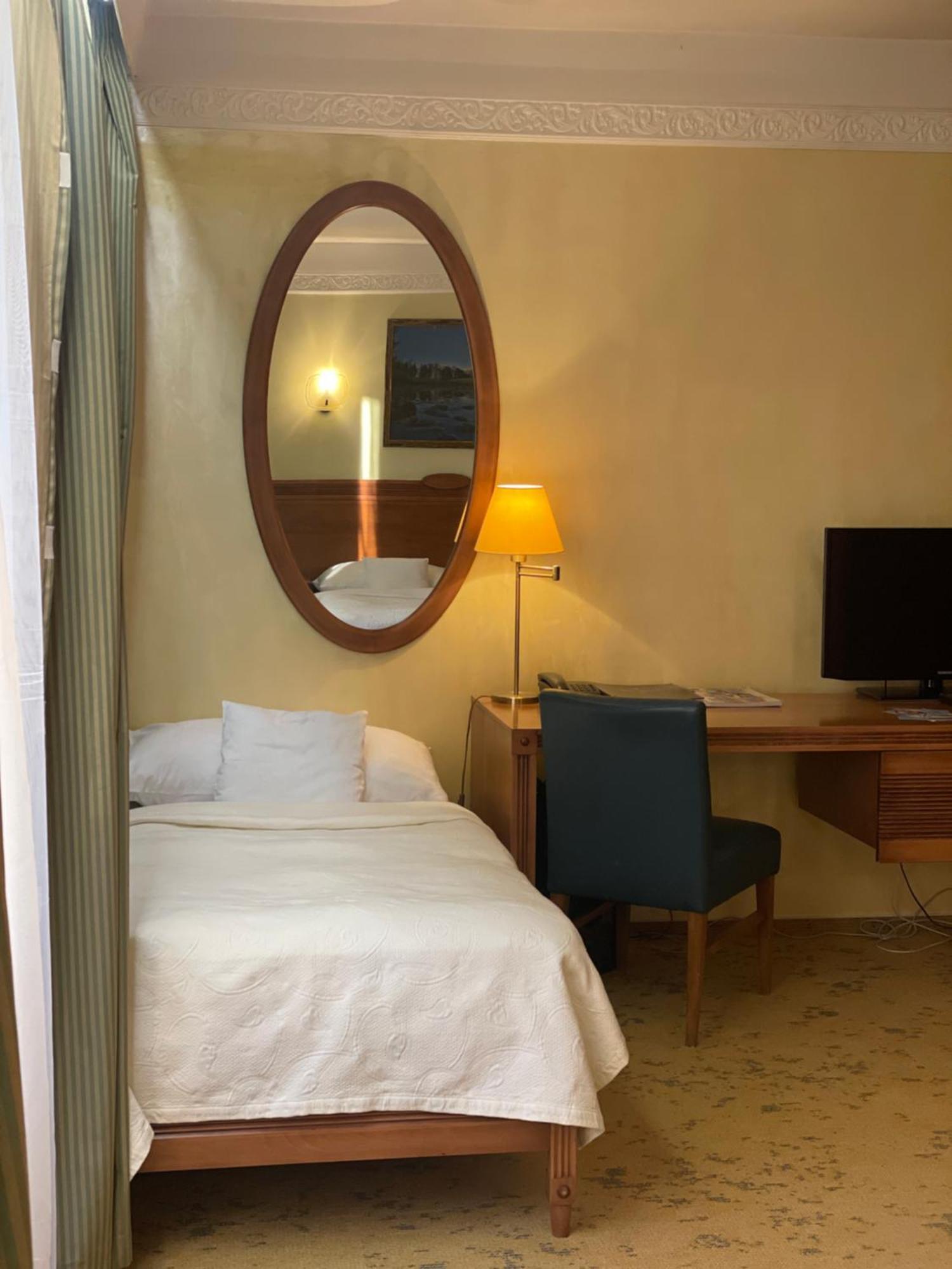 Hotel International Велька-Ломница Экстерьер фото