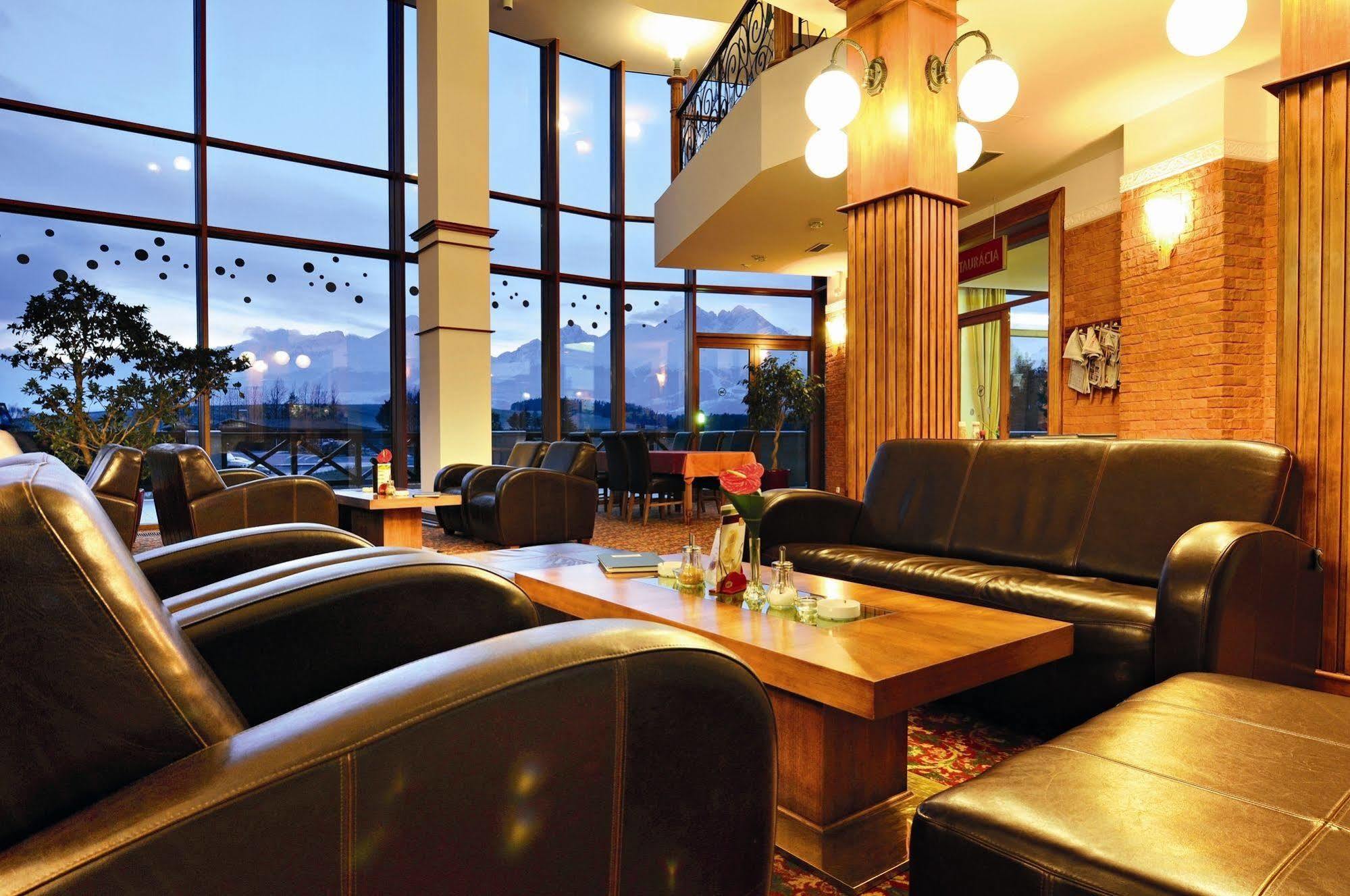 Hotel International Велька-Ломница Экстерьер фото